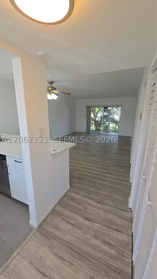 3511 Inverrary Dr #205, Lauderhill, FL 33319