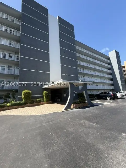 619 NE 14th Ave #403, Hallandale Beach, FL 33009 - #3
