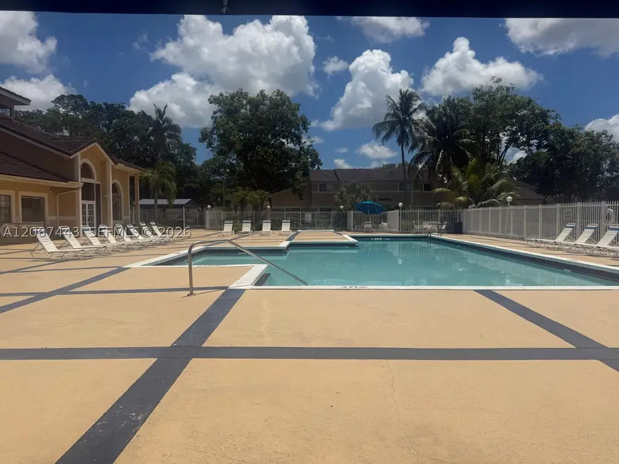 203 E Palm Cir E, Pembroke Pines, FL 33025 - #3