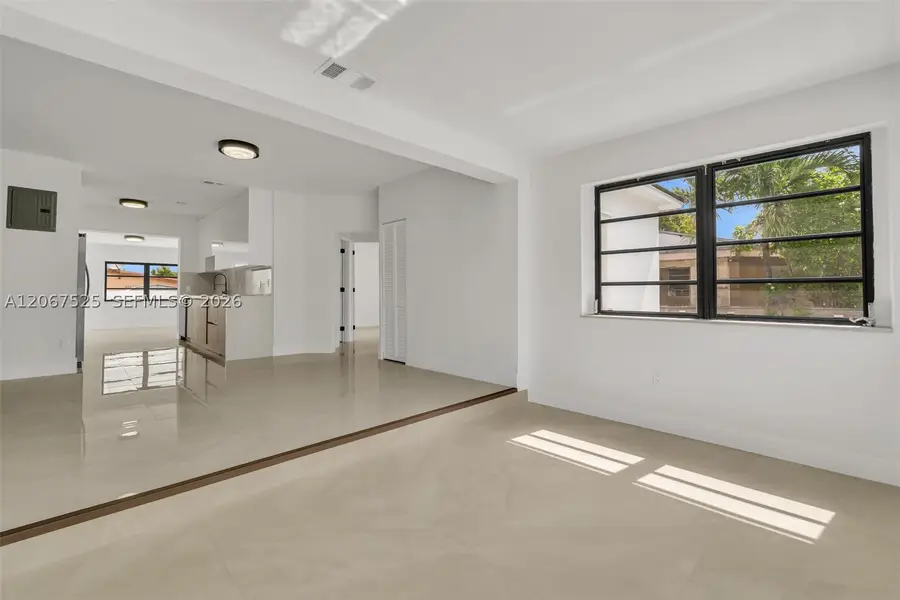 611 SE 4th St, Hialeah, FL 33010 - #3