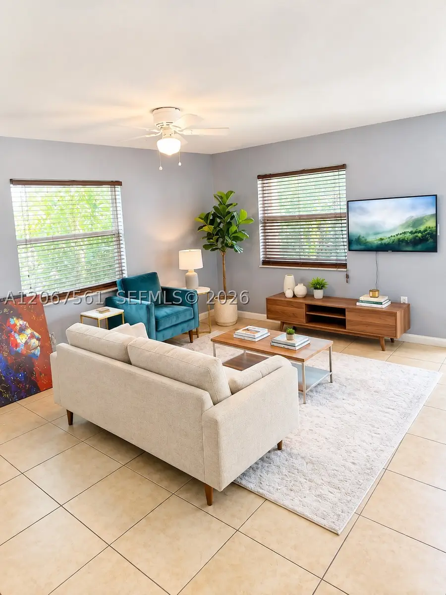 221 NE 35th St, Oakland Park, FL 33334 - #3