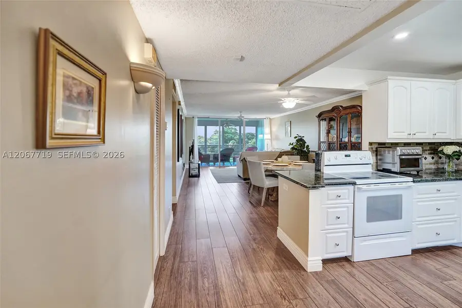 605 Oaks Dr #504, Pompano Beach, FL 33069 - #2