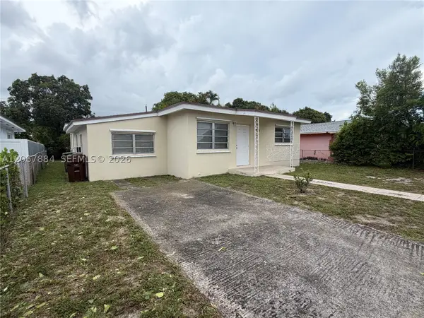 733 W 35th St, Hialeah, FL 33012