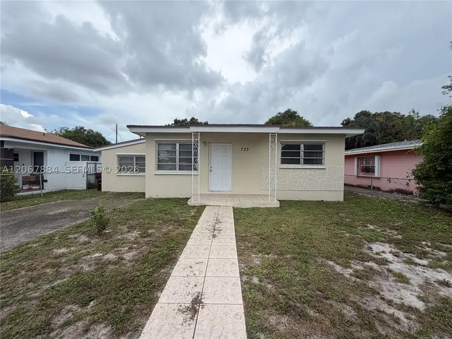 733 W 35th St, Hialeah, FL 33012 - #2