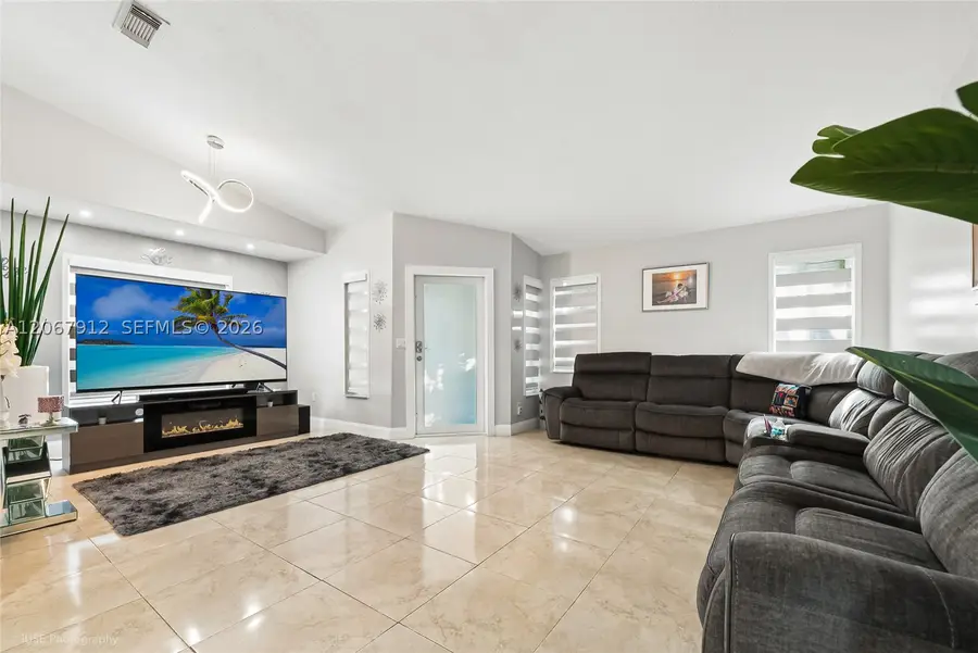 16520 SW 99th St, Miami, FL 33196 - #2