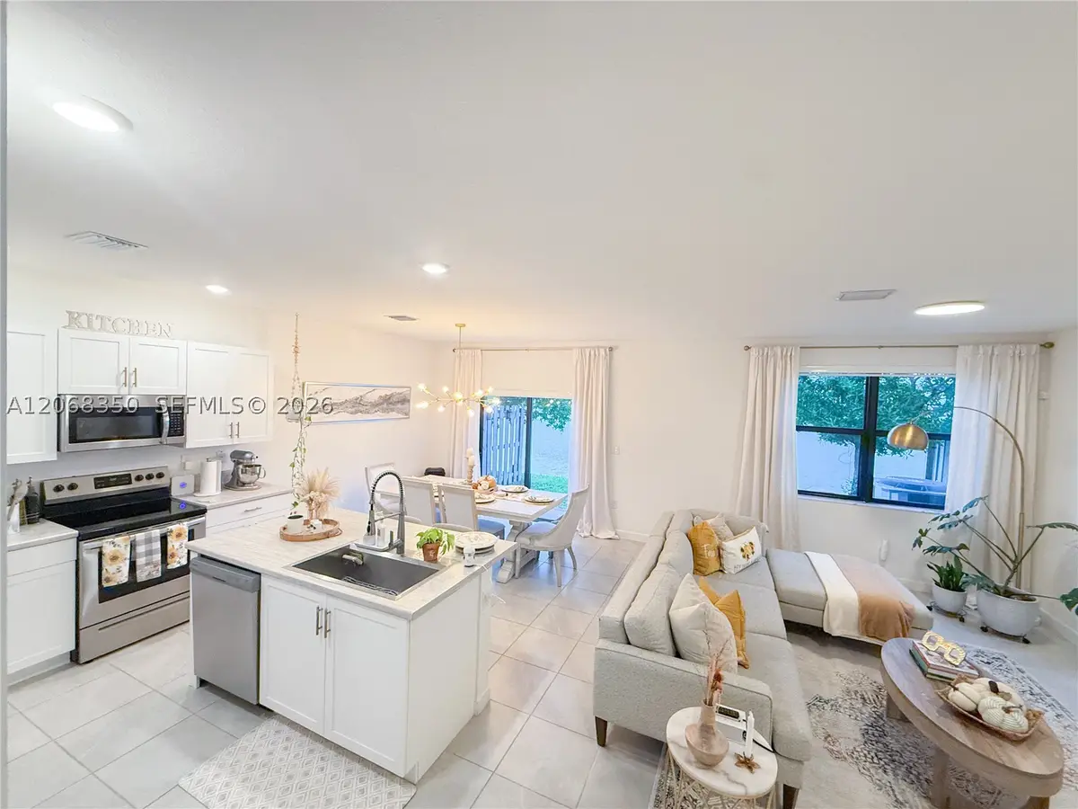 10095 SW 231 Ln, Miami, FL 33190 - #1