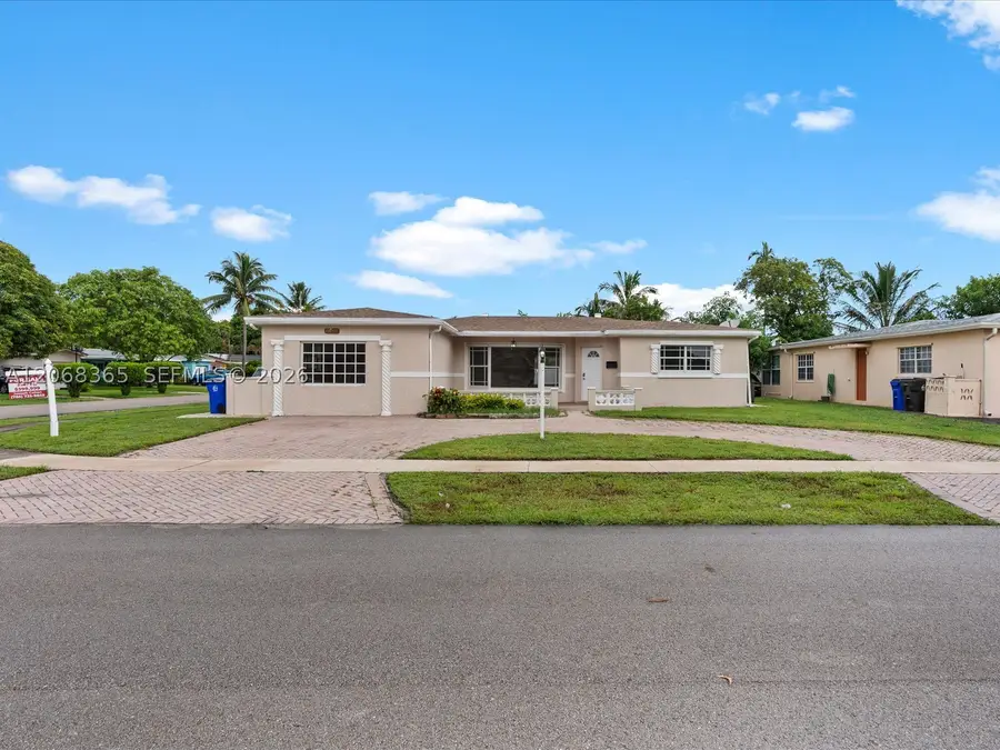 4545 NW 39th St, Lauderdale Lakes, FL 33319 - #2