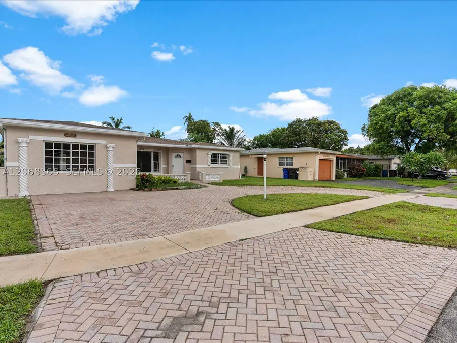 4545 NW 39th St, Lauderdale Lakes, FL 33319 - #3
