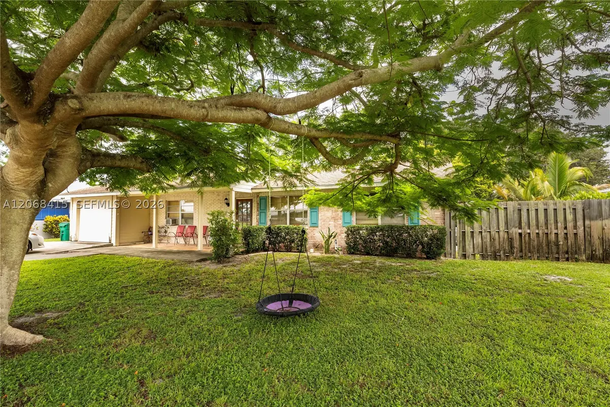 566 N Dover Rd, Tequesta, FL 33469 - #1