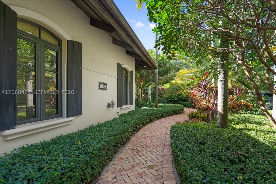 10601 SW 72nd Ct, Pinecrest, FL 33156 - #2