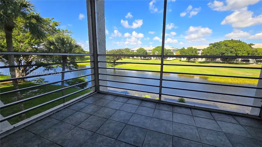 9230 Lagoon Pl #310, Davie, FL 33324 - #2