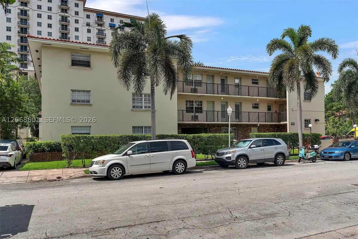 318 Majorca Ave #304, Coral Gables, FL 33134 - #1