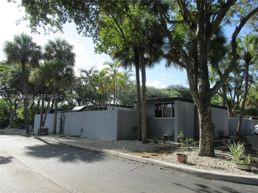 16330 Oak Walk, Miami Lakes, FL 33014 - #3