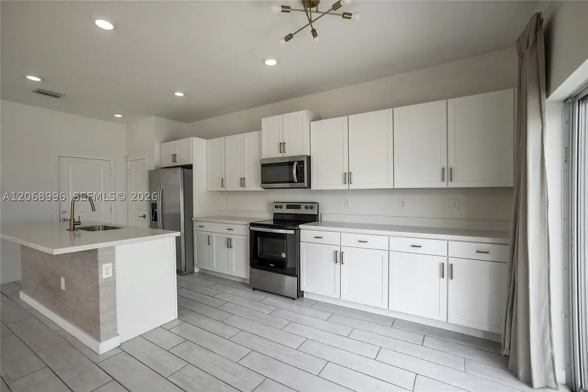 833 SE 19th St, Homestead, FL 33034 - #1