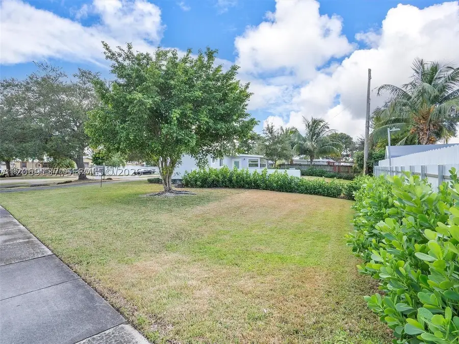 17320 NW 80th Ave, Hialeah, FL 33015 - #2