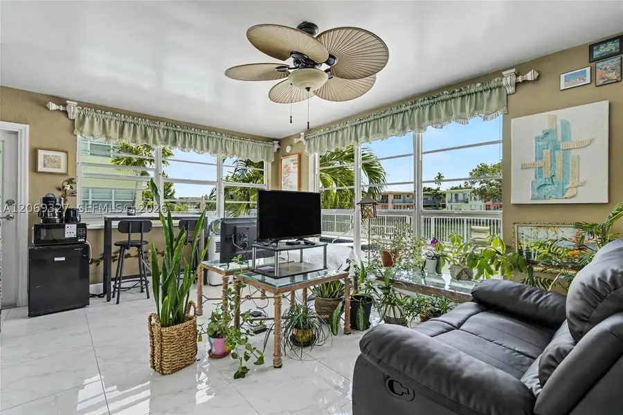 350 S Shore Dr #15, Miami Beach, FL 33141 - #2