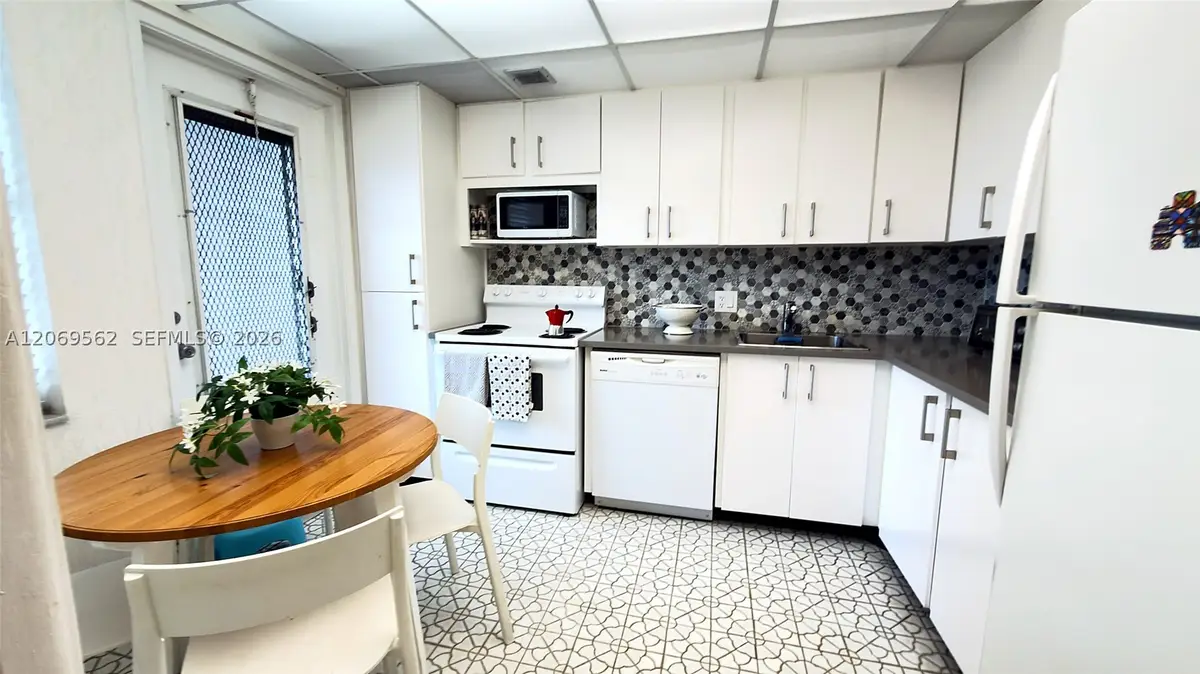 2950 N Palm Aire Dr #605, Pompano Beach, FL 33069 - #1