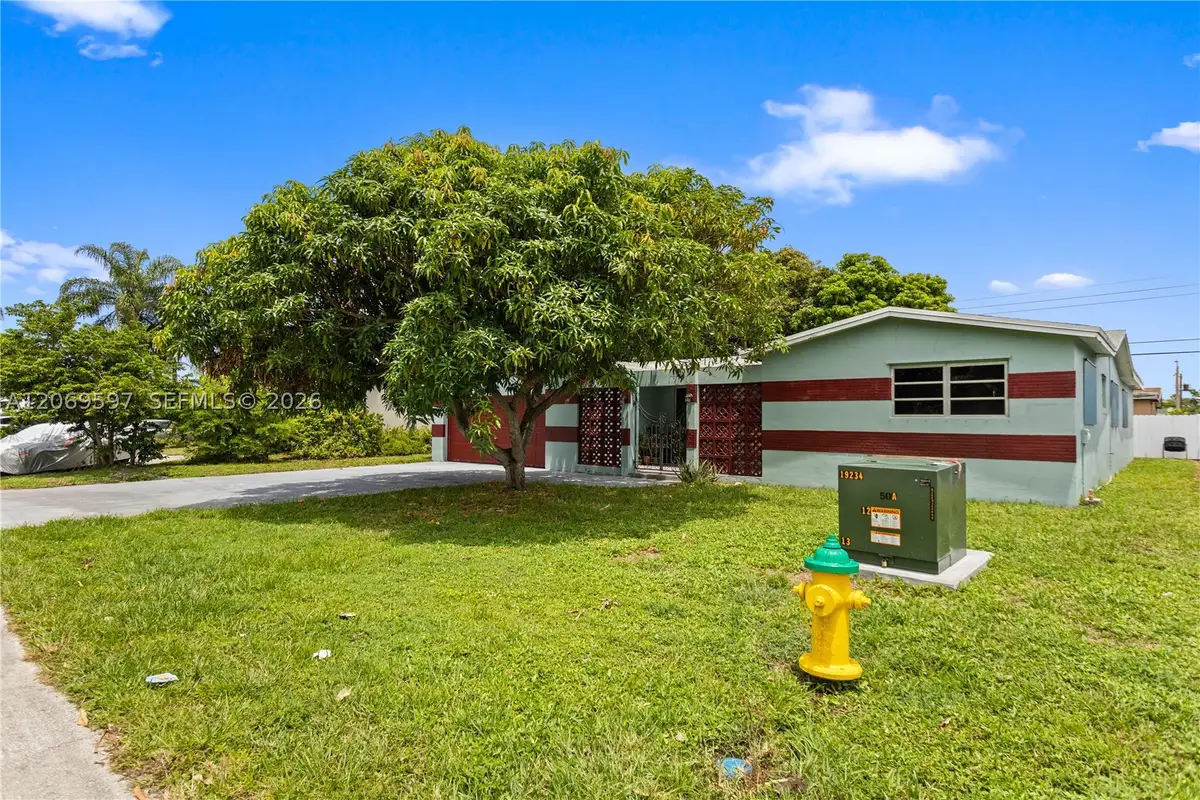 7531 Harbour Blvd, Miramar, FL 33023 - #1