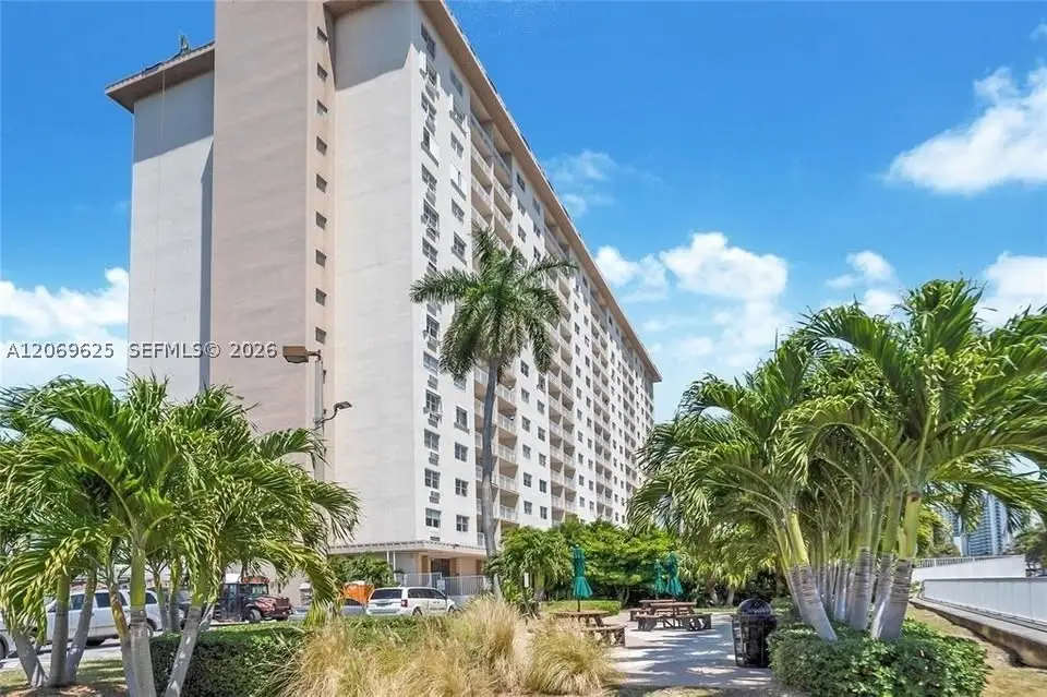 400 Kings Point Dr #316, Sunny Isles Beach, FL 33160 - #1