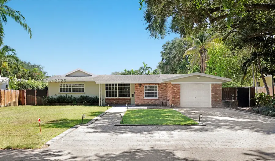 940 NE 117th St, Biscayne Park, FL 33161 - #2