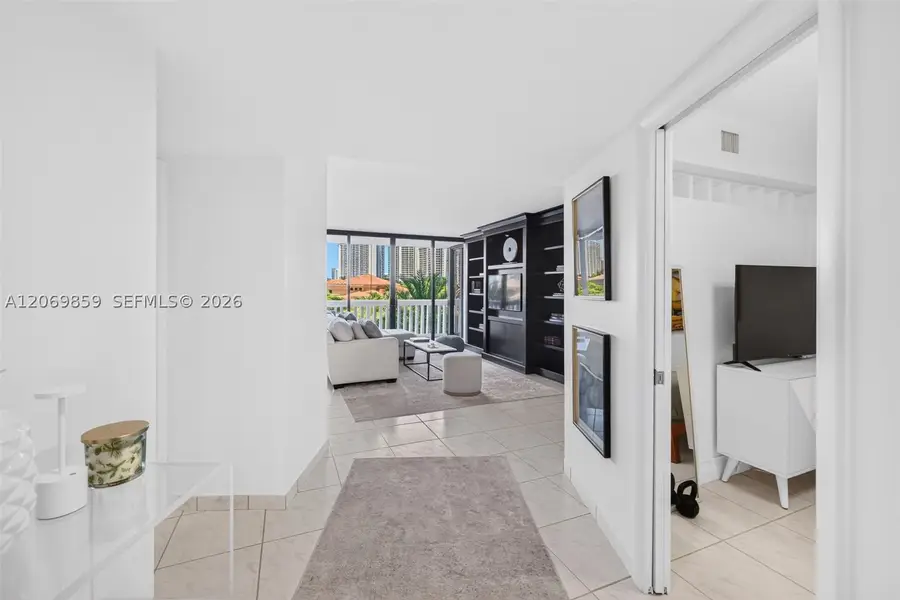 1000 Island Blvd #405, Aventura, FL 33160 - #2