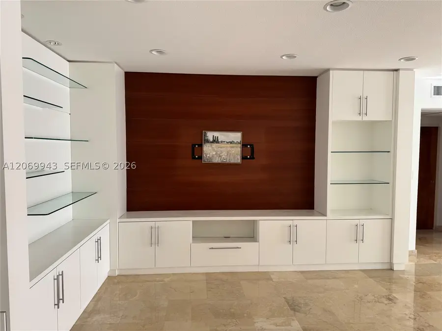 90 Edgewater Dr #PH15, Coral Gables, FL 33133 - #2