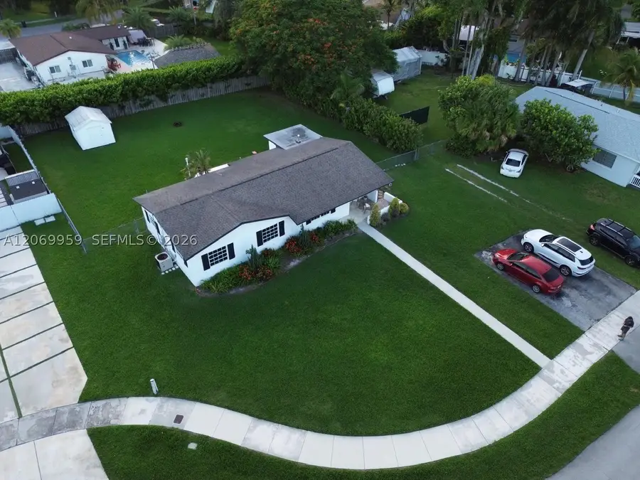 18608 SW 93rd Pl, Cutler Bay, FL 33157 - #2