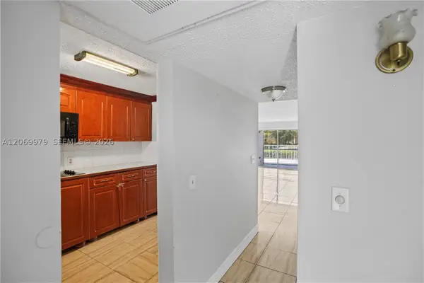 661 N University Dr #1-103, Pembroke Pines, FL 33024