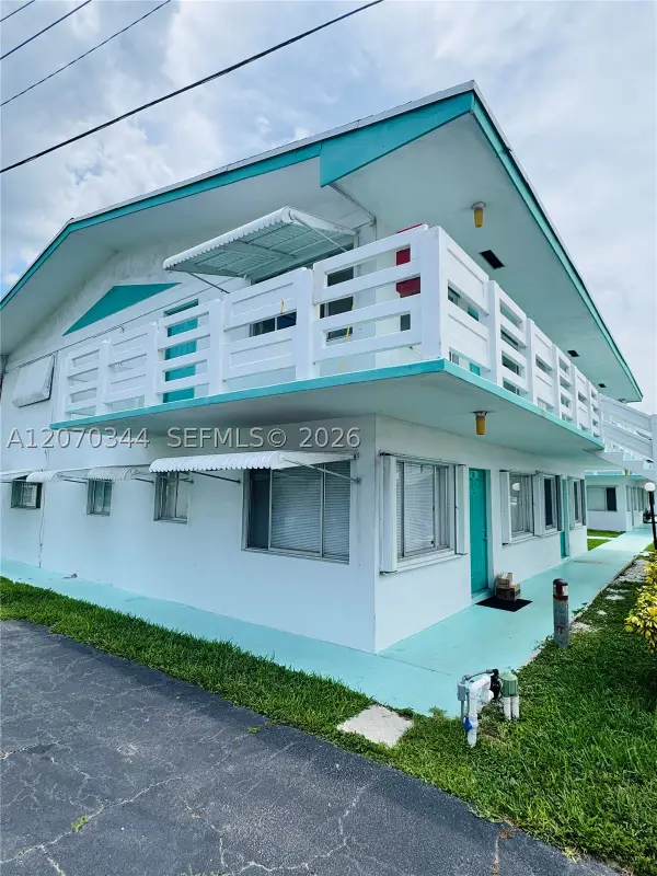 2304 Lake Osborne Dr #21, Lake Worth, FL 33461