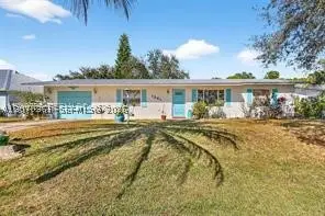 1261 SE Mendavia Ave, Port Saint Lucie, FL 34952 - #2