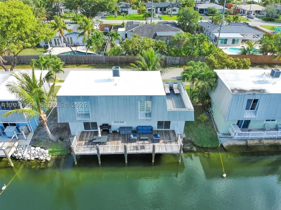 1370 NE 40th Dr, Oakland Park, FL 33334 - #3