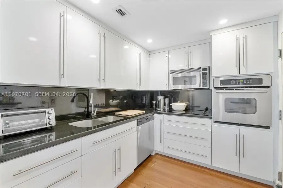 90 Edgewater Dr #917, Coral Gables, FL 33133 - #2