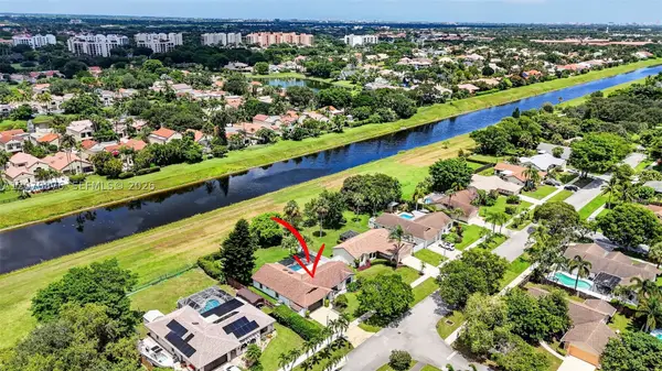 4225 NW 7th Pl, Deerfield Beach, FL 33442