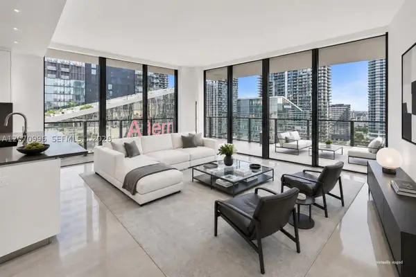 68 SE 6th St #1702, Miami, FL 33131
