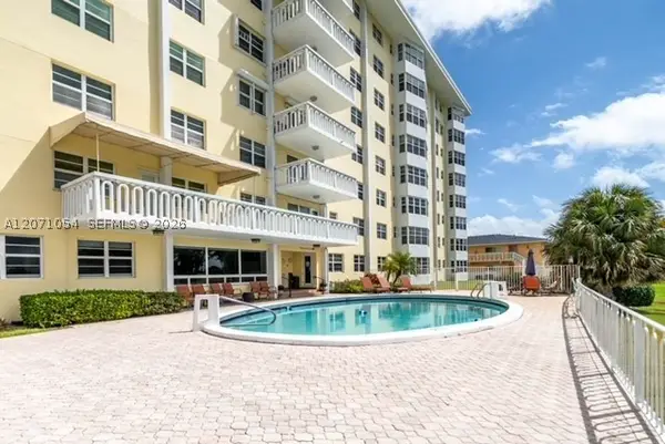 2500 NE 48th Ln #806, Fort Lauderdale, FL 33308