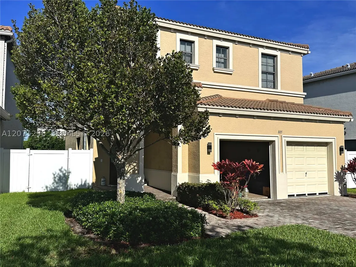 885 NE 191st St, Miami, FL 33179 - #1