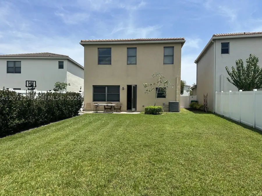 885 NE 191st St, Miami, FL 33179 - #3