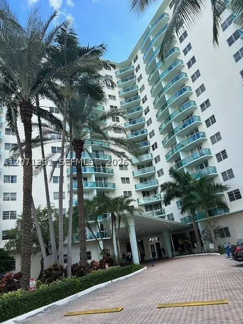 3801 S Ocean Dr #2D, Hollywood, FL 33019 - #2