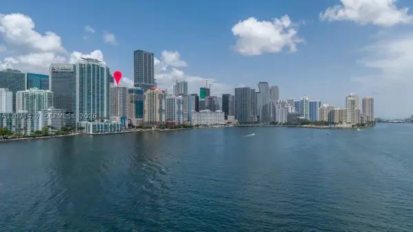 1200 Brickell Bay Dr #3310, Miami, FL 33131