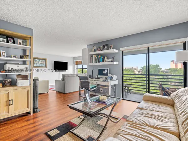 2314 S Cypress Bend #611, Pompano Beach, FL 33069