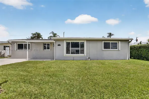 7521 Eaton St, Hollywood, FL 33024