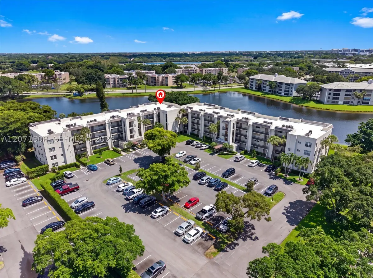 9440 Poinciana Pl #302, Davie, FL 33324 - #1
