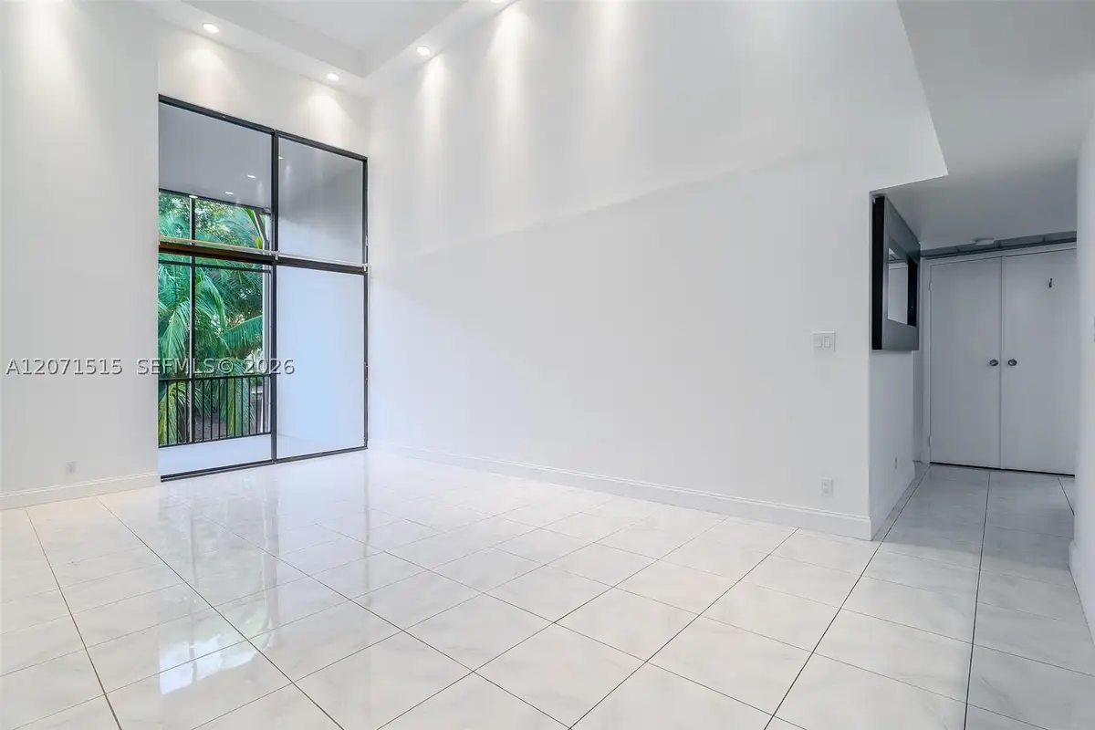 20347 W Country Club Dr #TH15, Aventura, FL 33180 - #1