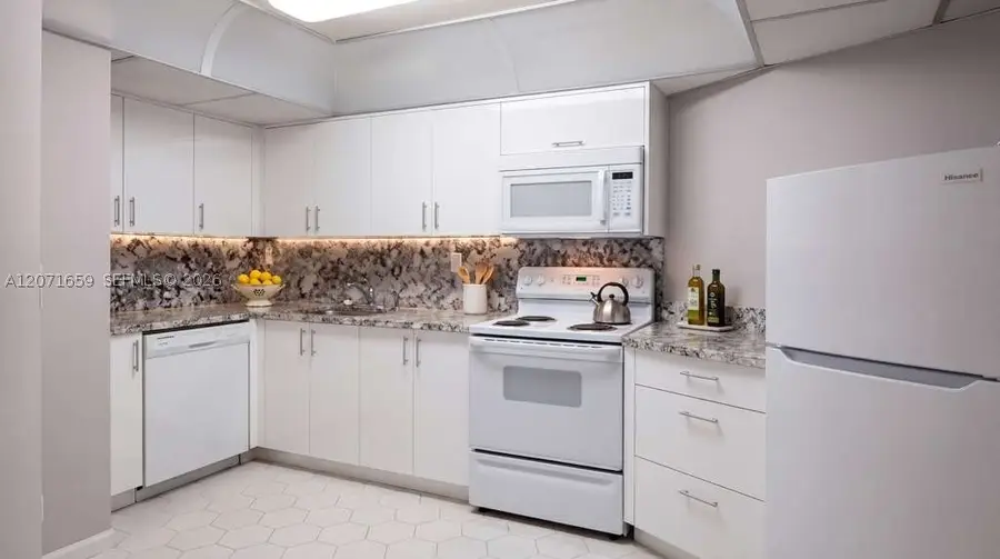 1000 Parkview Dr #511, Hallandale Beach, FL 33009 - #2