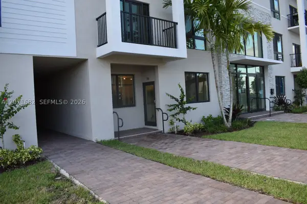4640 NW 84 #16, Doral, FL 33166