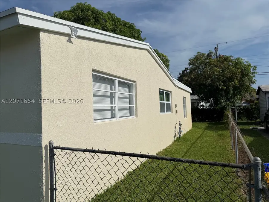 1240 W 26th Ct, Riviera Beach, FL 33404 - #2