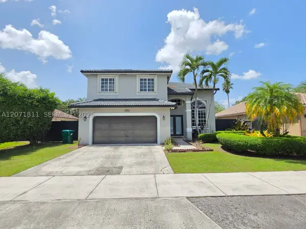 9352 SW 166th Ct, Miami, FL 33196