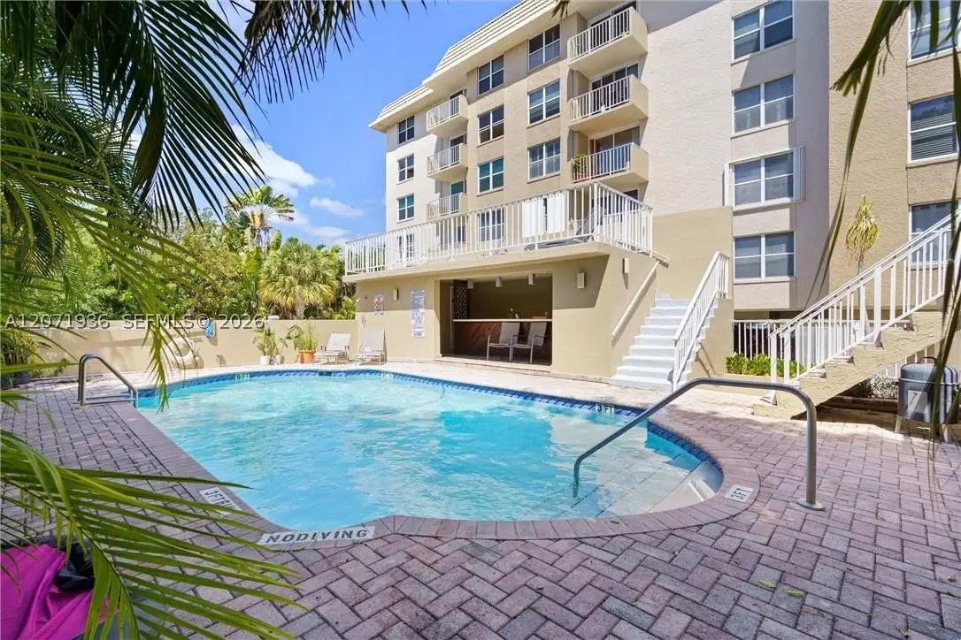 1050 SE 15th St #202, Fort Lauderdale, FL 33316 - #1