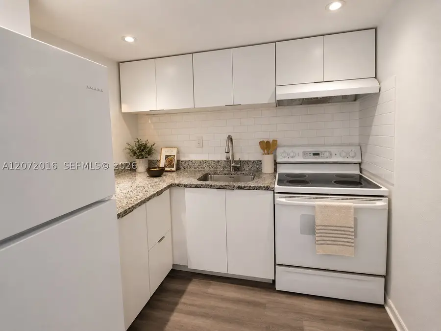 4550 NW 9th St #512E, Miami, FL 33126 - #3