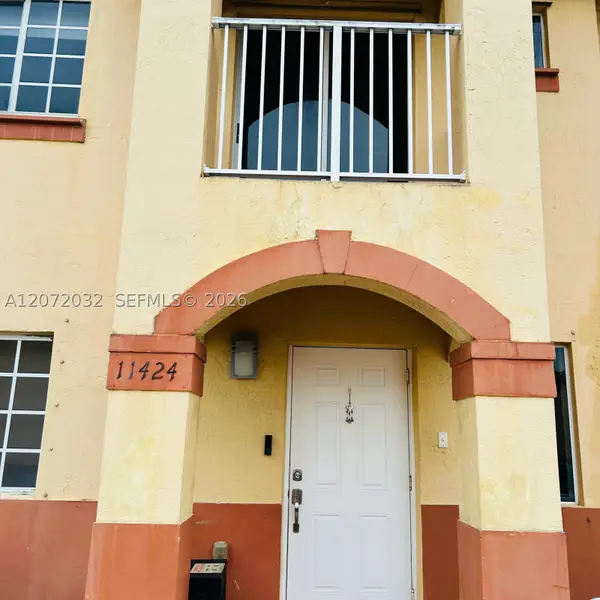11424 NW 94th Pl #7, Hialeah Gardens, FL 33018